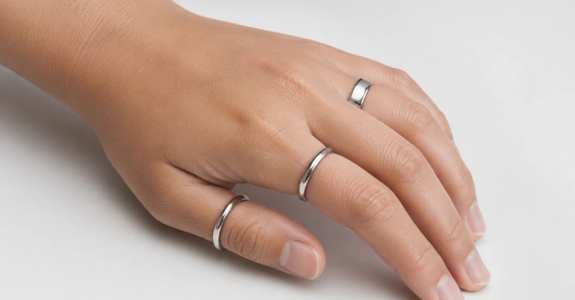 Does Stainless Steel Jewelry Turn Skin Green? What Brands Should Know